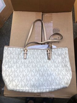 Micheal Kors hand bag