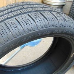 4 New  Old Stock 245 35 18 Pirelli Winter Sottozero SeriesII Tires 92V RUNFLAT Date 2021
