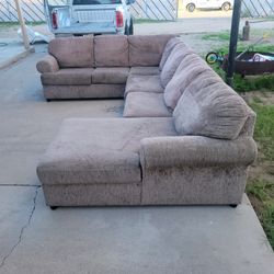 Beautiful U Shape Sectional 