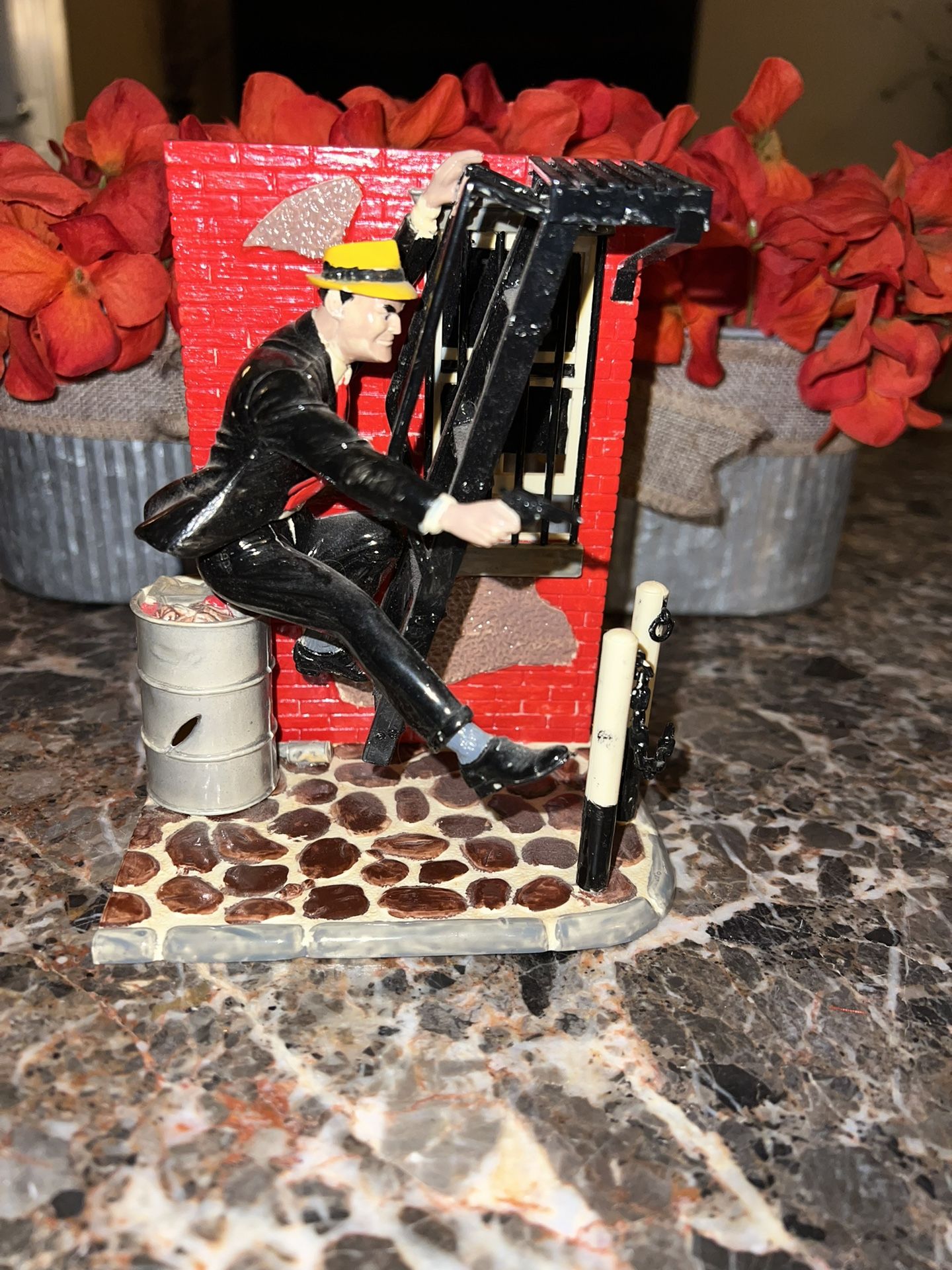 Dick Tracy diorama plastic model toy jumping off fire escape in an alley