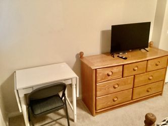 Se RENTA 1 Recamara Amueblada En Casa Familiar-Cercas Bakersfield  university-STUDENT ok =$1