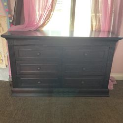 Baby Cache Montana Changing Table Dresser Perfect Condition