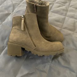 Girls Size 2 Boots