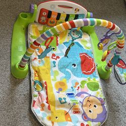 Fisher-Price Deluxe Kick & Play Piano Gym