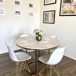 Set of 4 dining chairs. Perfect condition!