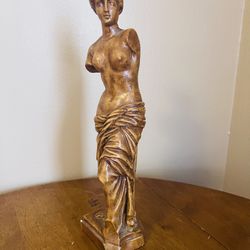VINTAGE STATUE Venus de Milo 60s or 70s Home Decor Plaster Mold of Aphrodite the Ancient Greek goddess of love and beauty Figurine  ♠ THIS IS A TRUE V