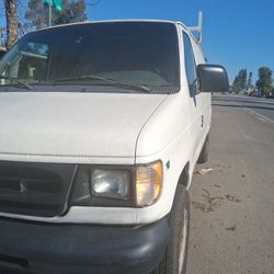 2001 Ford Van 