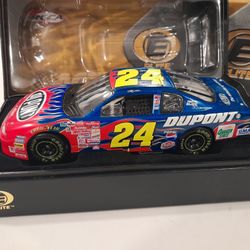 2004 Nascar Diecast Jeff Gordon Elite/Dupont Monte Carlo 