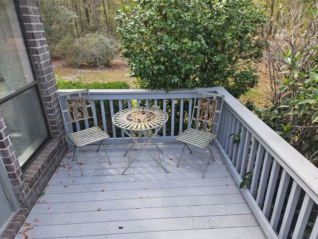 Metal Patina Bird Outdoor Table Set