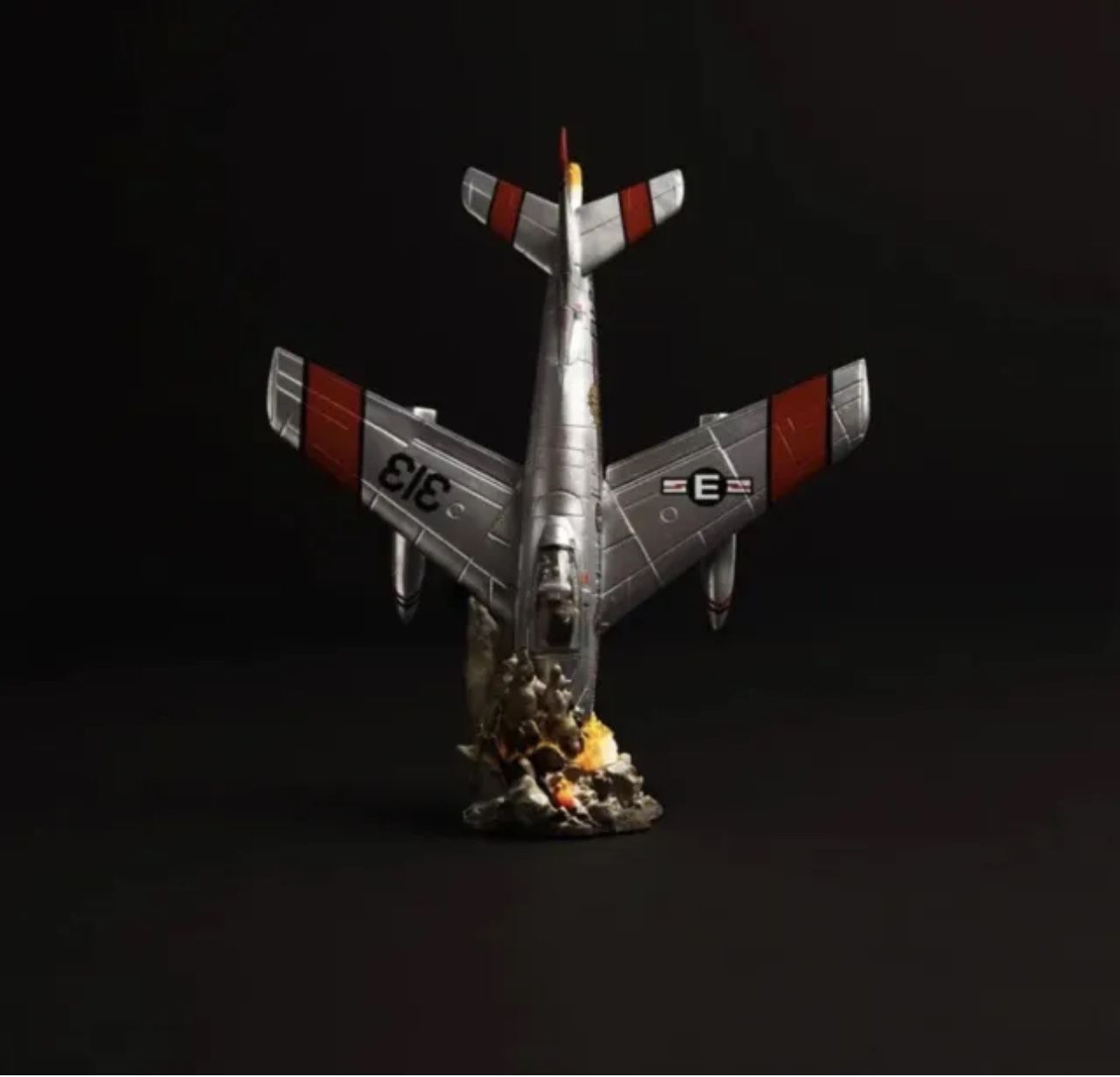 EMINEM *SIGNED* KAMIKAZE PLANE ALBUM FIGURINE SLIM SHADY COA
