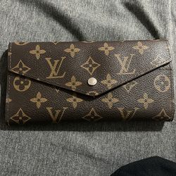 Louis Vuitton women’s wallet
