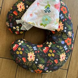 Feeding Pillow With Extra Sham 