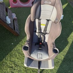 Graco Extend2Fit Convertible Car Seat.