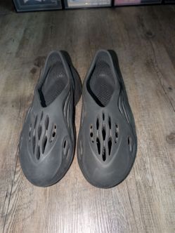 Yeezy foam runners size 12