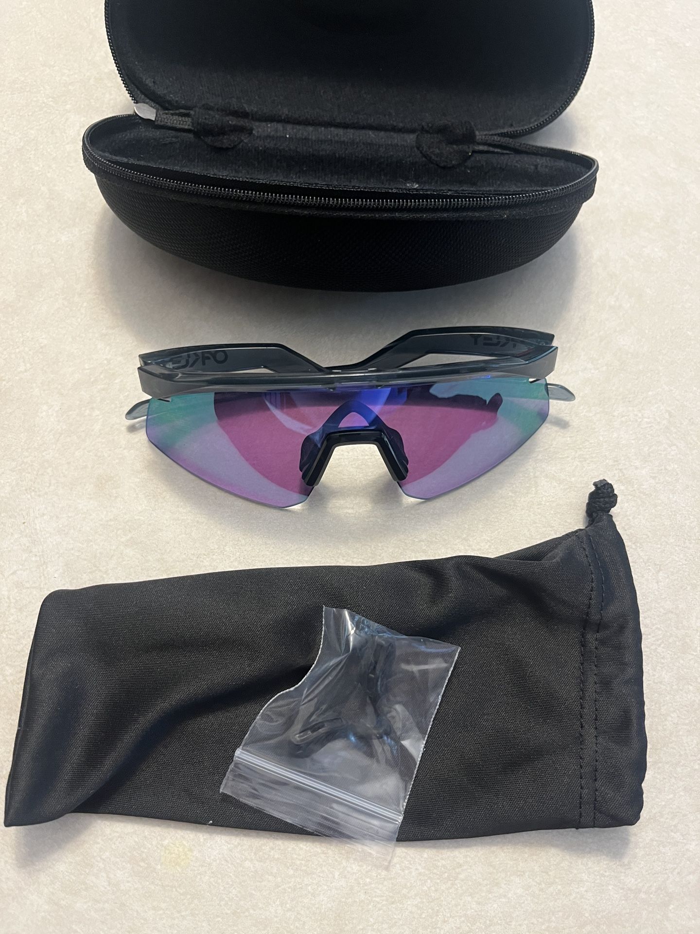 Oakley Hydras barely used and great condition, comes with customizable additions
