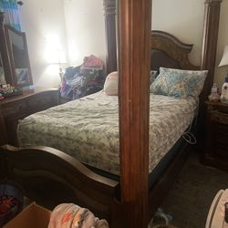 Queen Bed Set