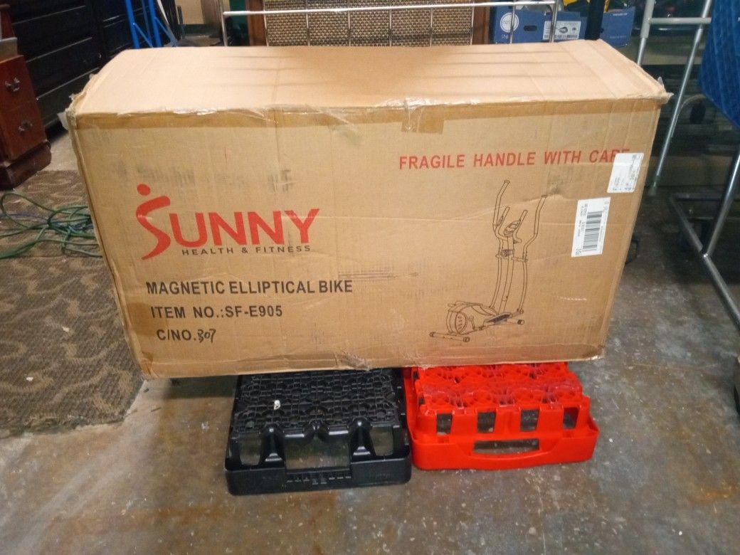 Sunny Health Fitness SFE905 Elliptical Bike