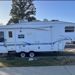 2002 Keystone Fifth Wheeler