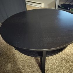 Beautiful and Inexpensive Living Room Coffee Table