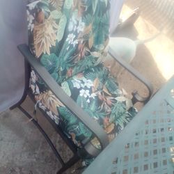 Hampton bay patio set table and 4 chairs plus umbrella