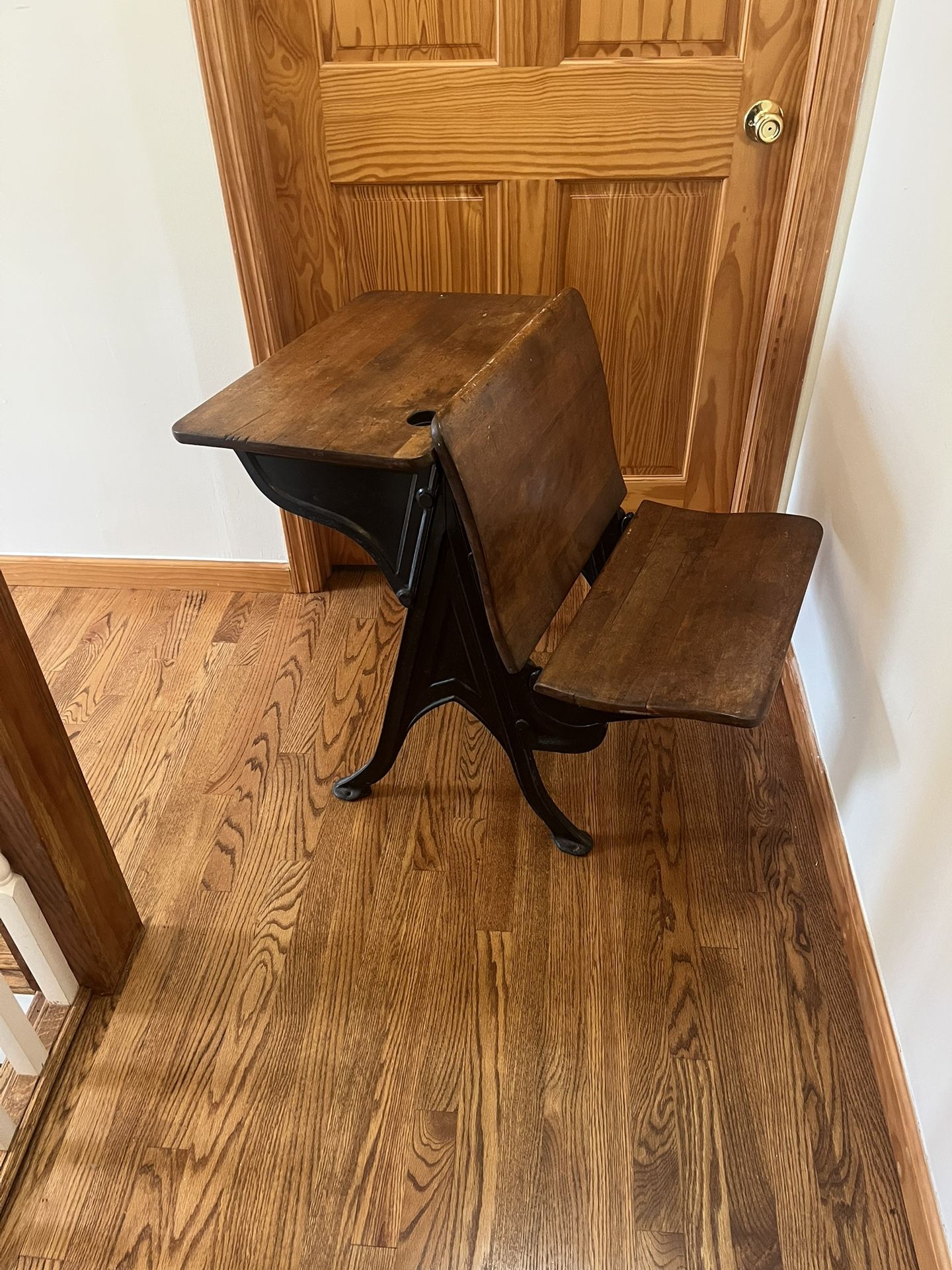Antique Cast Iron & Wood School Desk – Vintage Charm!