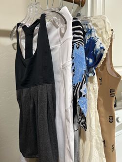$15 For Everything Women's Clothing Lot Sizes Medium To X-Large