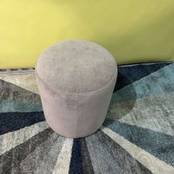 West Elm Auburn Ottoman 15.5ʺW × 15.5ʺD × 17.5ʺH *FLOOR MODEL*