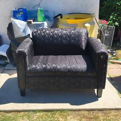 FREE COUCHES