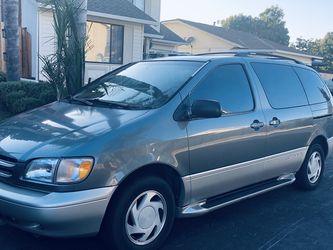 2000 Toyota Sienna