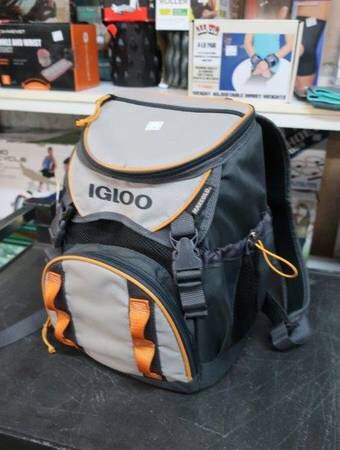 Igloo Outdoor Hiking / Camping Backpack Cooler
