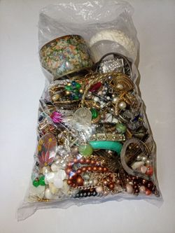 Jewelry lot