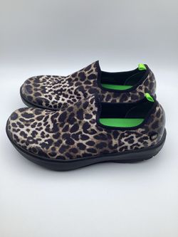 OOFOS OOmg eeZee Huali 1 Leopard Print Women's Size W8 Recovery Slip-Ons OOfoam