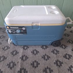 Ice Chest $25 Igloo Brand (Big Zise) 