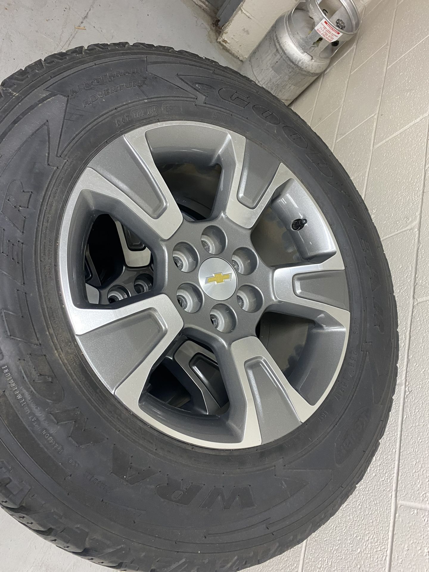 Full Set Of Chevy Colorado Wheels With Tires
