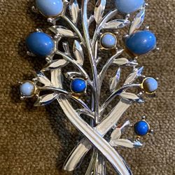 Beautiful Vintage Brooch