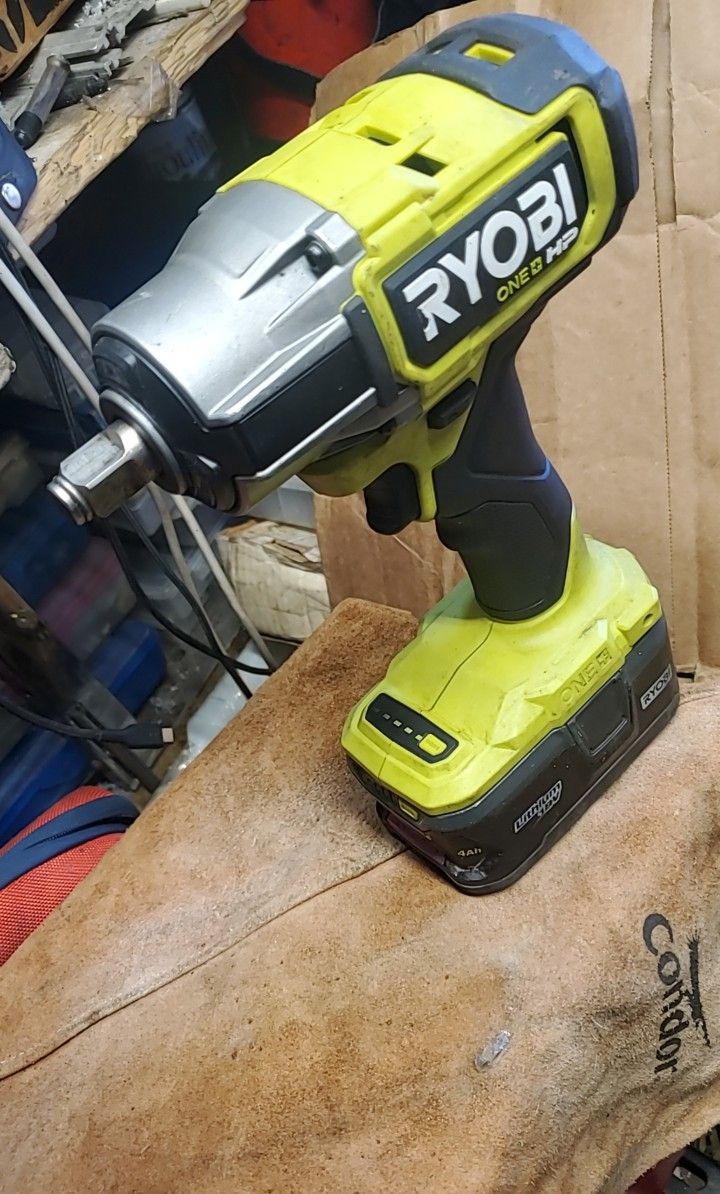 Ryobl 1/2' IMPACT with 4Ah Battery