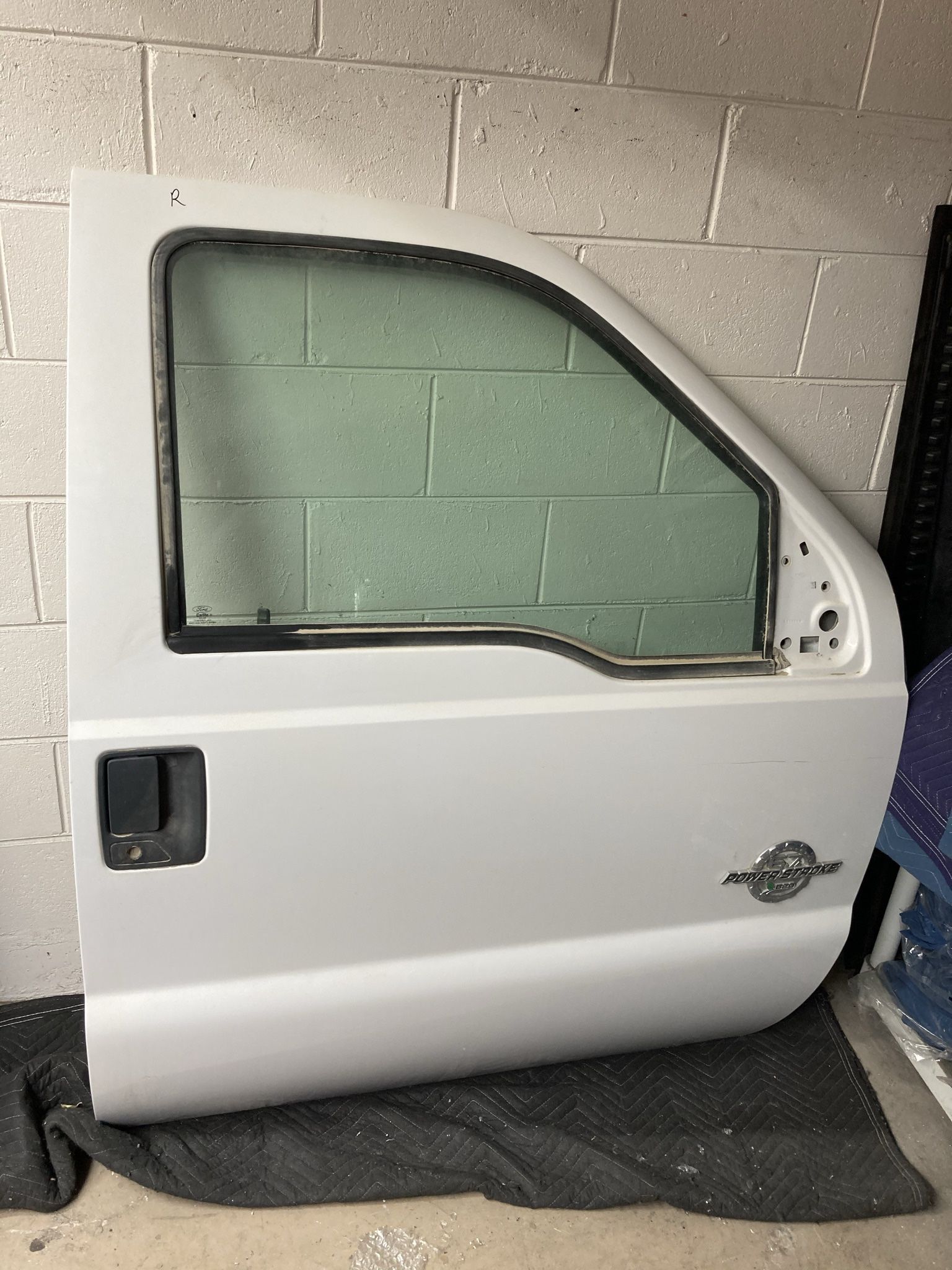 99–16.   Ford Super Duty  Door  Ding. & Dent Free & Parts