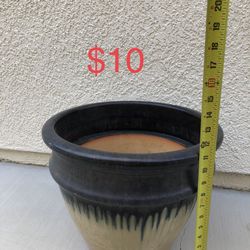 Ceramic Flower Pot 