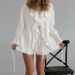 French V-neck loose ruffled shirt and hot pants set