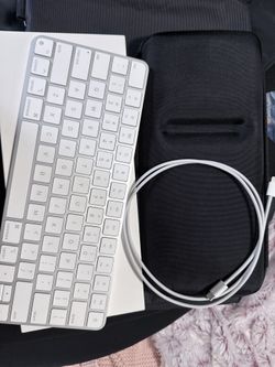 Apple Magic Keyboard (White) For Computer, Laptop, Macbook Pro