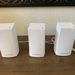 3 Linksys Wi-Fi  Extenders - WHW01 Like New