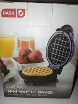Dash Galaxy Mini Waffle Maker
