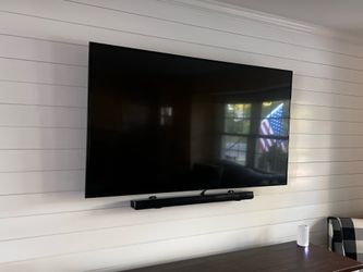 Samsung smart tv 65 in/ bracket/ sound bar