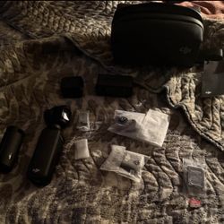 DJI - Osmo Pocket 3 Creator Combo 3-Axis Stabilized 4K Handheld Camera