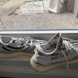 Yeezy shoes size 6