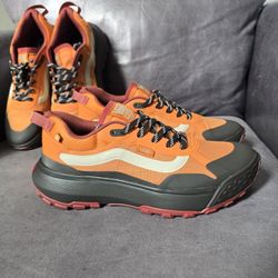 Vans Crosspath MTE Shoes Men 9.5 Orange Black Hiking Terrain Repels All Weather