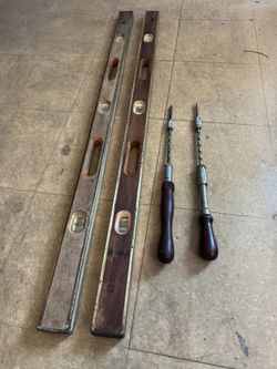 Antique Wooden Leveler &screw Driver
