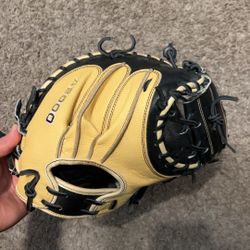 Wilson A2000 Catchers Mitt