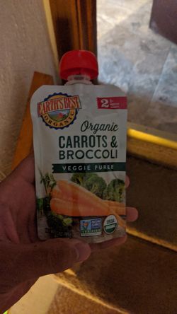 20 pouches of Earths best carrots and broccoli baby food