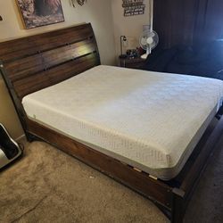 Queen Bed And Bedframe Tempurpedic